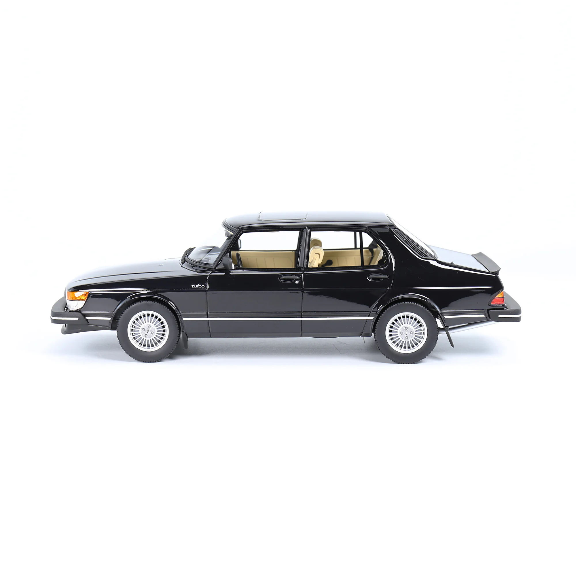 Saab 900 Turbo Resin Model 1-18 Scale 8 Saab 900 Turbo Resin Model 1-18 Scale - Image 8