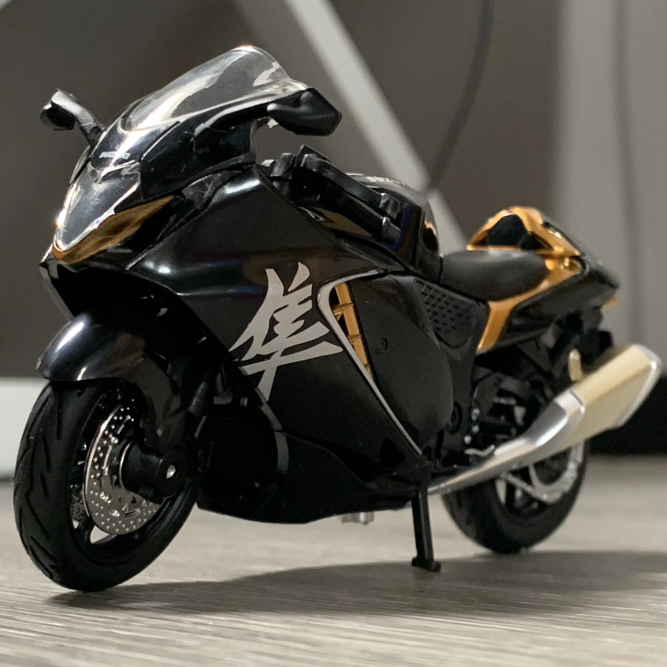 1:18 Scale Diecast Motorcycle Model Collection 1 1:18 Scale Diecast Motorcycle Model Collection