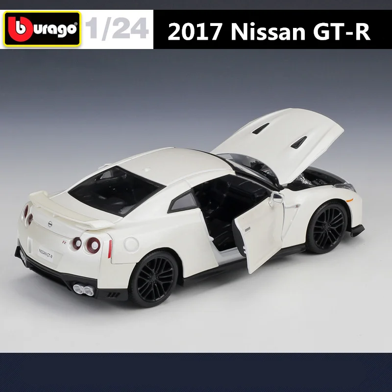 White Nissan Skyline GT-R R35 Diecast Model 1:24 Scale 6 White Nissan Skyline GT-R R35 Diecast Model 1:24 Scale - Image 6