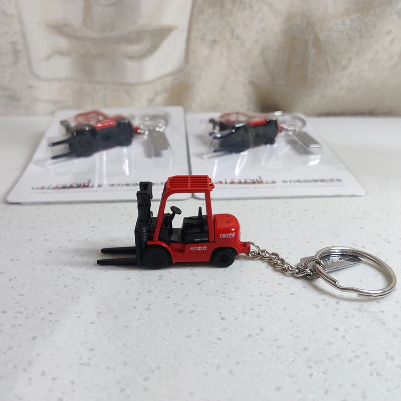 Mini Forklift Alloy Keychain Collectible in 1:100 Scale 5 Mini Forklift Alloy Keychain Collectible in 1:100 Scale - Image 5