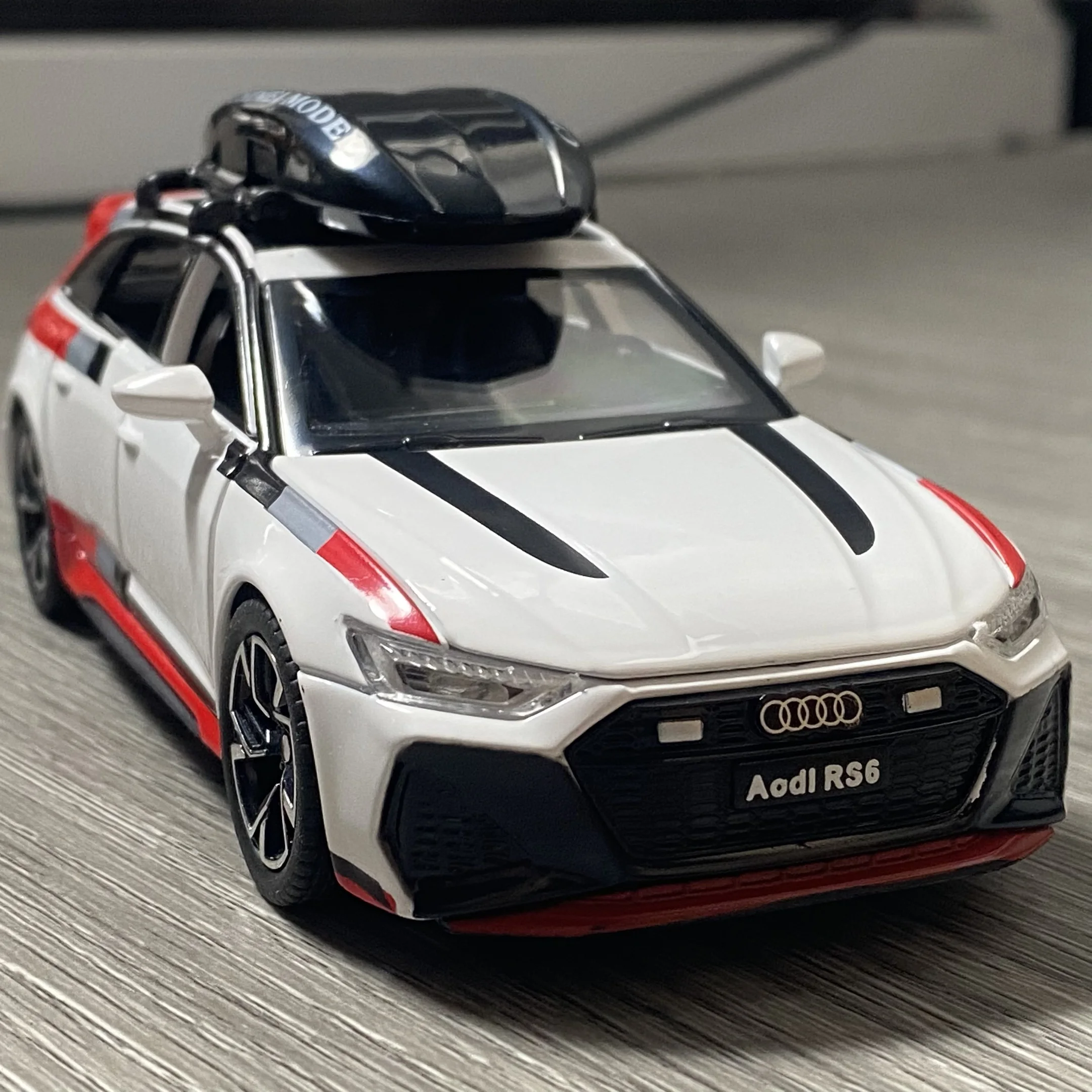 Audi RS6 Avant Wagon 1:32 Diecast Model in Black 2 Audi RS6 Avant Wagon 1:32 Diecast Model in Black - Image 2