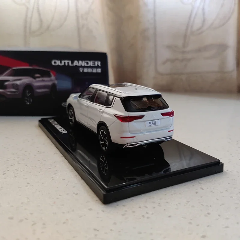 2023 Outlander SUV Diecast Model 1:43 Scale 3 2023 Outlander SUV Diecast Model 1:43 Scale - Image 3