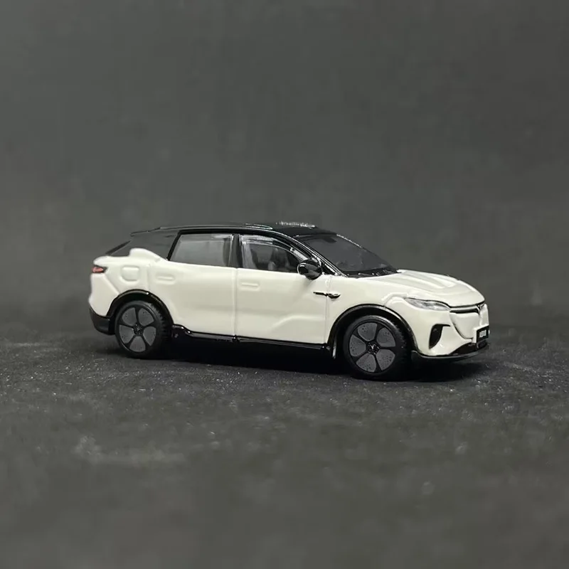 VOYAH Courage SUV Model 1:64 Scale Diecast 4 VOYAH Courage SUV Model 1:64 Scale Diecast - Image 4