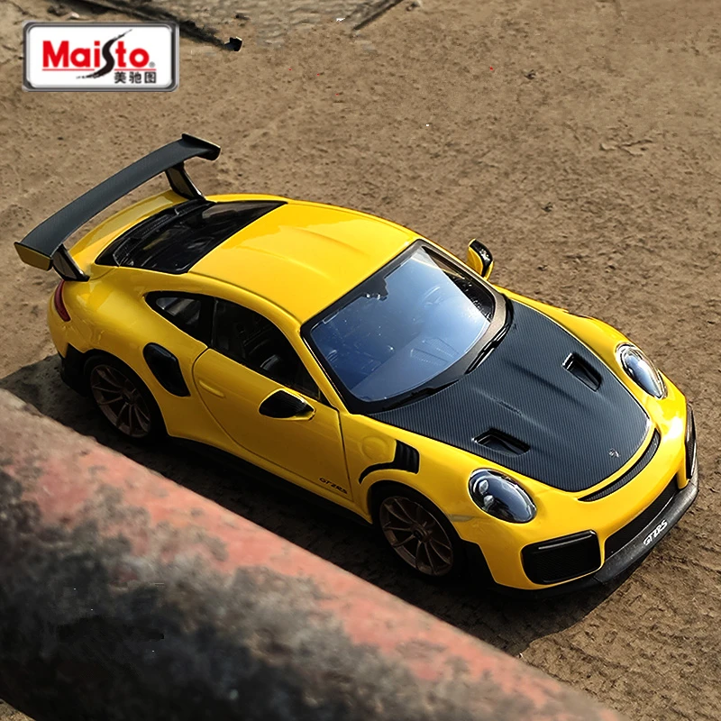 Maisto Porsche 911 GT2 RS 1:24 Diecast Model 3 Maisto Porsche 911 GT2 RS 1:24 Diecast Model - Image 3