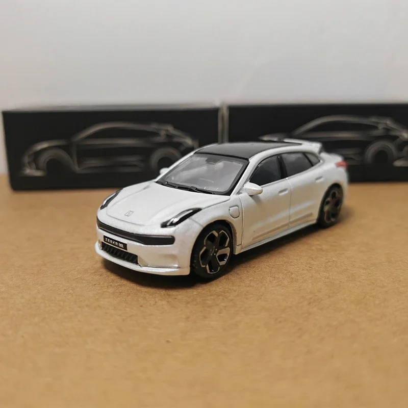ZEEKR 001 1:64 Diecast Model Car 5 ZEEKR 001 1:64 Diecast Model Car - Image 5