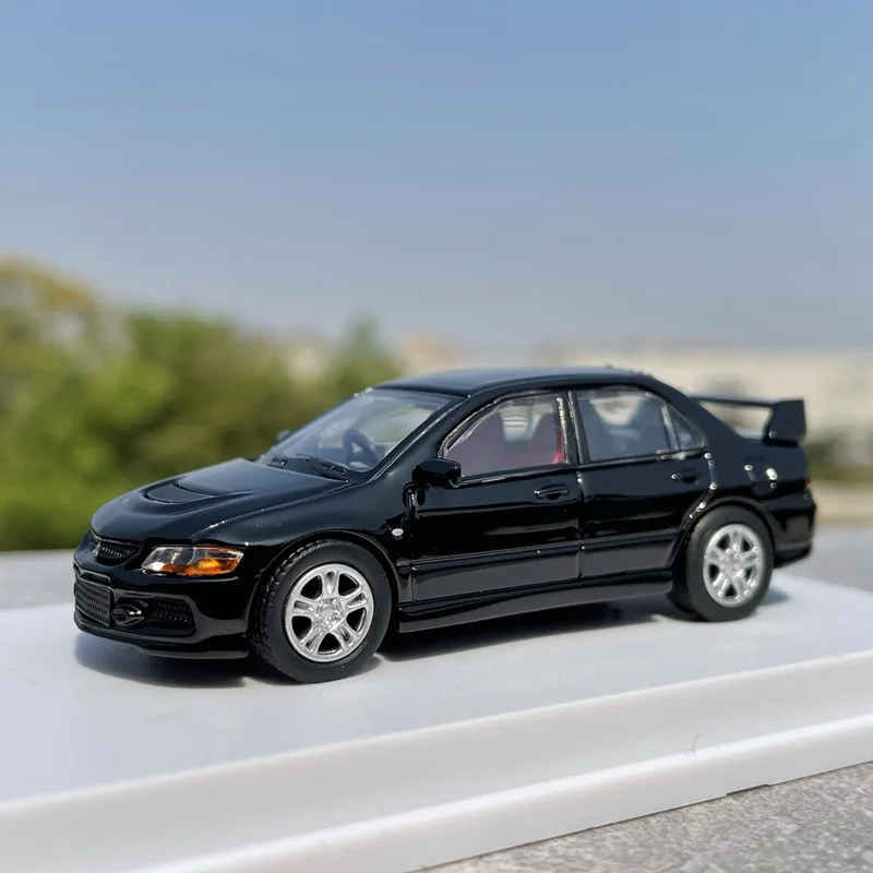Mitsubishi Lancer Evolution EVO IX 1:64 Model 1 Mitsubishi Lancer Evolution EVO IX 1:64 Model