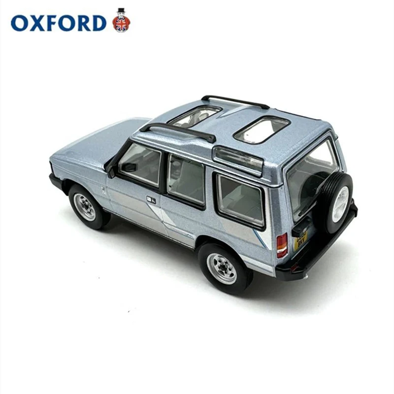 Blue Discovery 1 SUV Miniature - 1:43 Scale 3 Blue Discovery 1 SUV Miniature - 1:43 Scale - Image 3