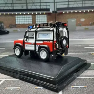 1:76 Scale Defender 90 Police Miniature Model 7 Sd1b6f5dffcad4ecc90cdff5c9d6cb120z