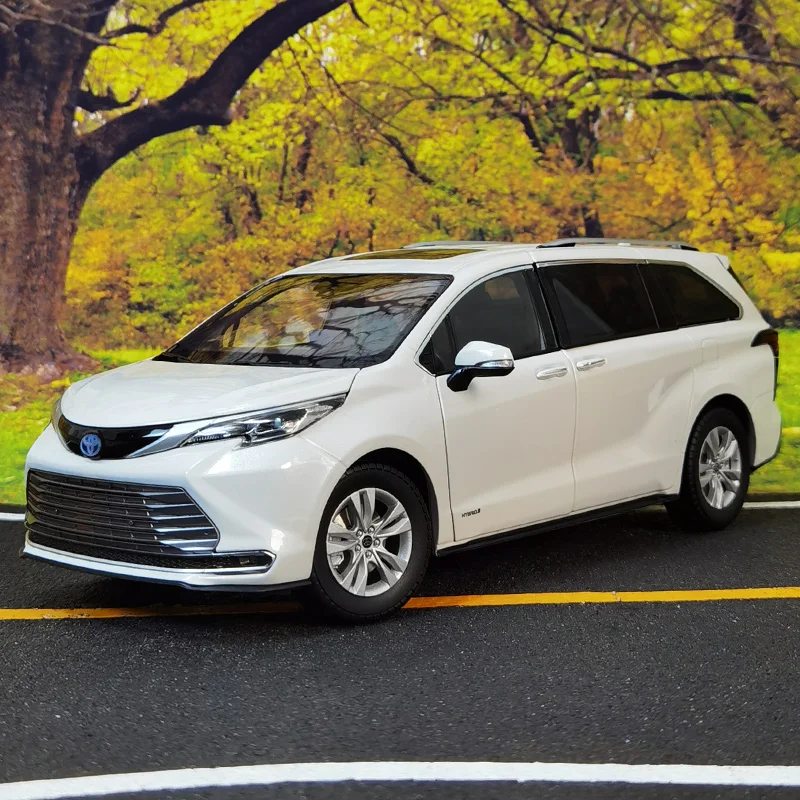 1:18 Sienna MPV Diecast Model Collection 7 1:18 Sienna MPV Diecast Model Collection - Image 7