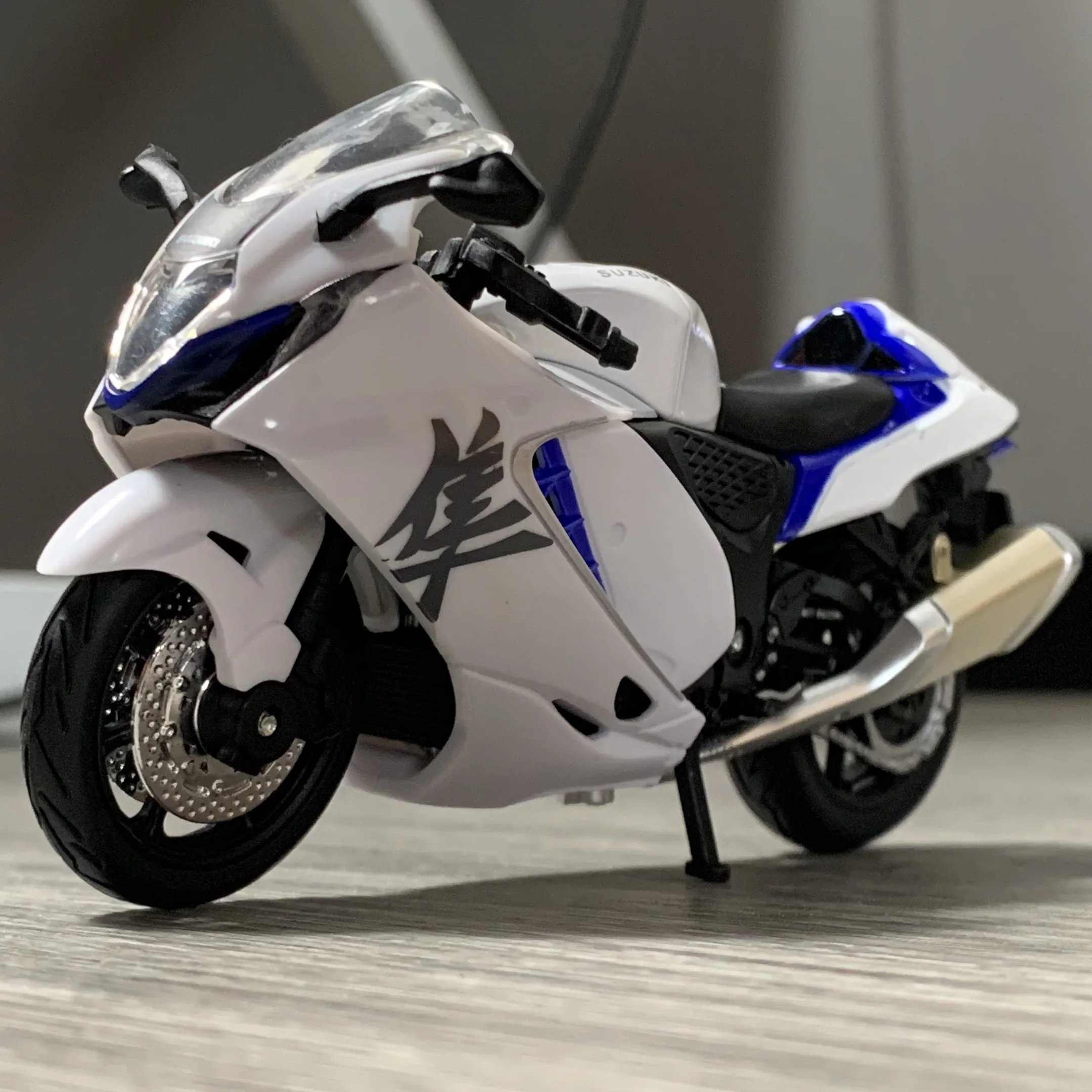 1:18 Scale Diecast Motorcycle Model Collection 2 1:18 Scale Diecast Motorcycle Model Collection - Image 2