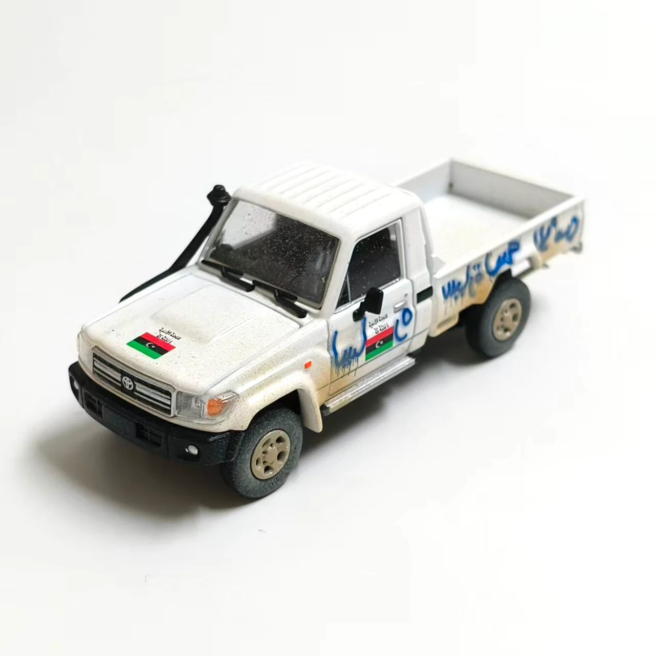 Toyota LC79 Armed Pickup Model 1:64 Alloy Collectible 10 Toyota LC79 Armed Pickup Model 1:64 Alloy Collectible - Image 10