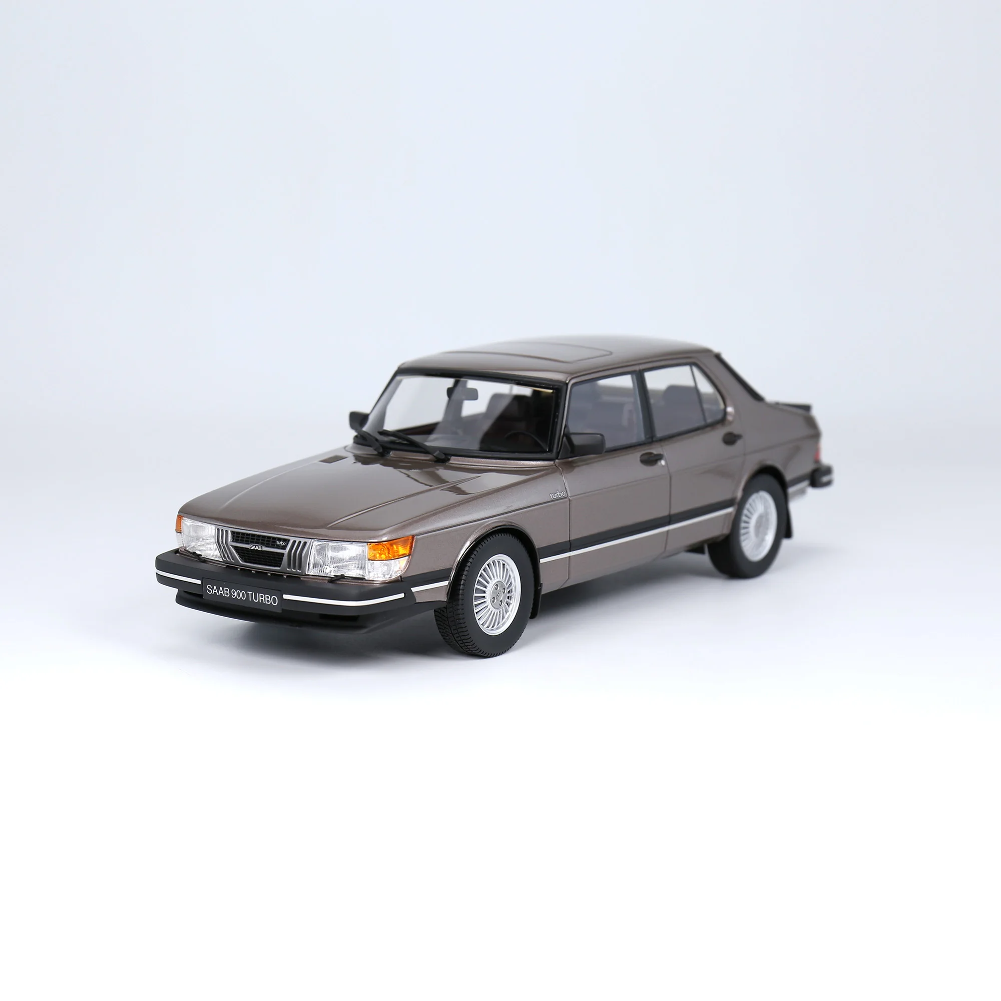 Saab 900 Turbo Resin Model 1-18 Scale 3 Saab 900 Turbo Resin Model 1-18 Scale - Image 3