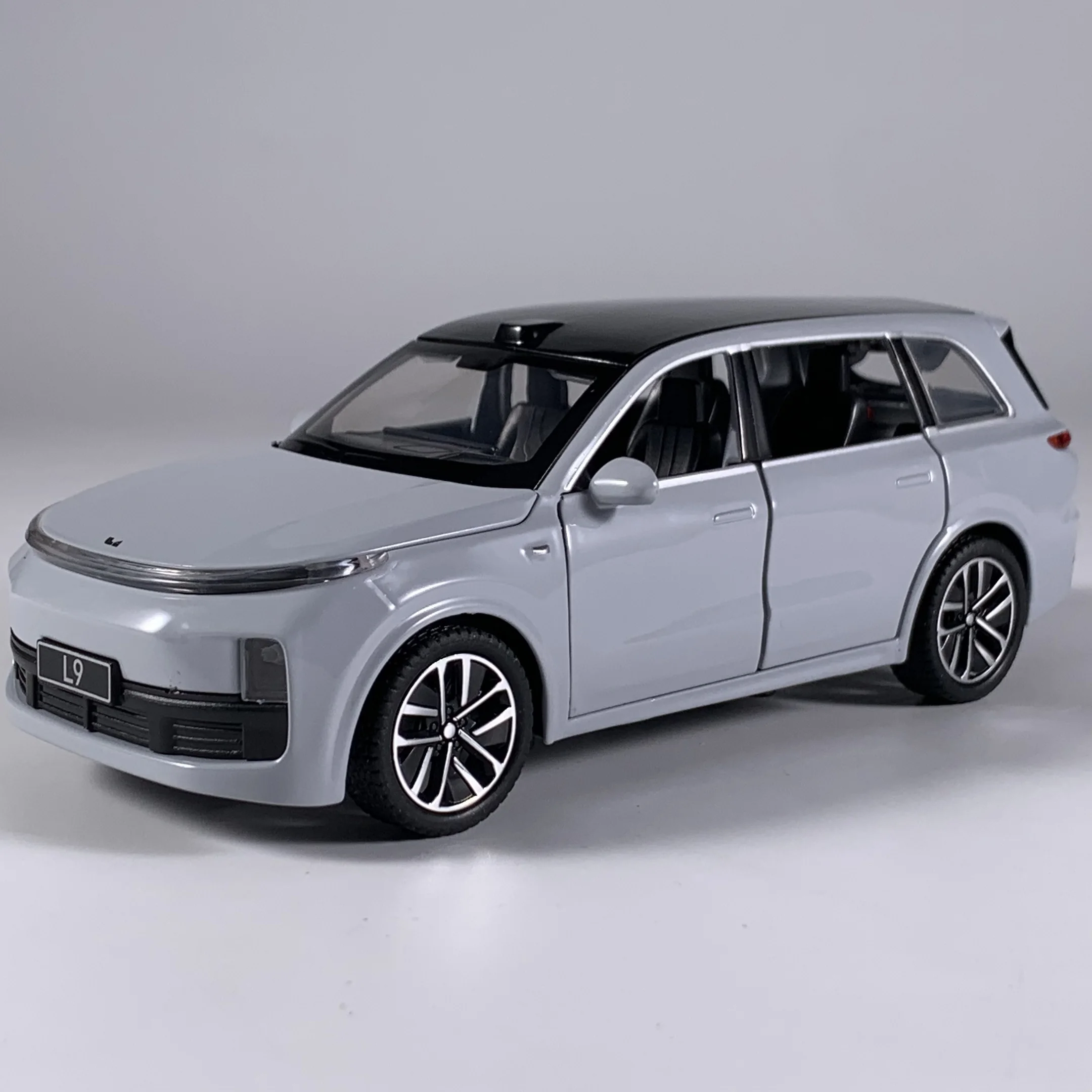 1:32 Scale Li Auto L9 SUV Die-Cast Model 10 1:32 Scale Li Auto L9 SUV Die-Cast Model - Image 10