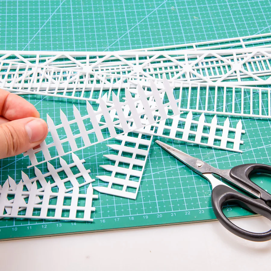 Miniature 1:35 Scene Fence for Dioramas 4 Miniature 1:35 Scene Fence for Dioramas - Image 4