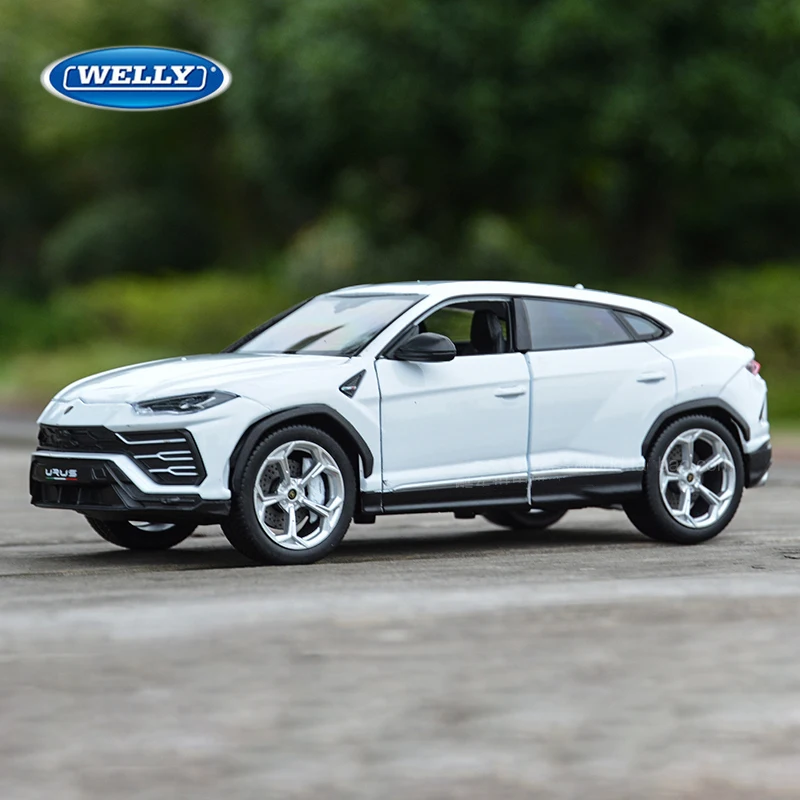 Yellow Lamborghini URUS 1:24 Diecast Model 7 Yellow Lamborghini URUS 1:24 Diecast Model - Image 7