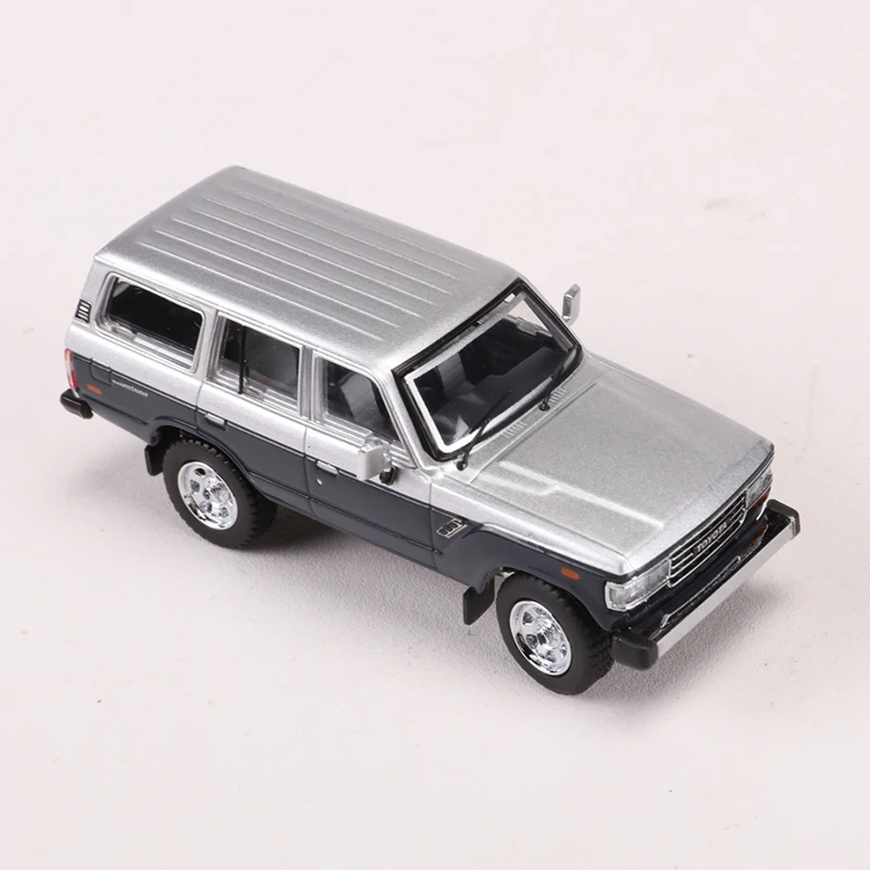 Land Cruiser LC60 1:64 Diecast Model Car 6 Land Cruiser LC60 1:64 Diecast Model Car - Image 6