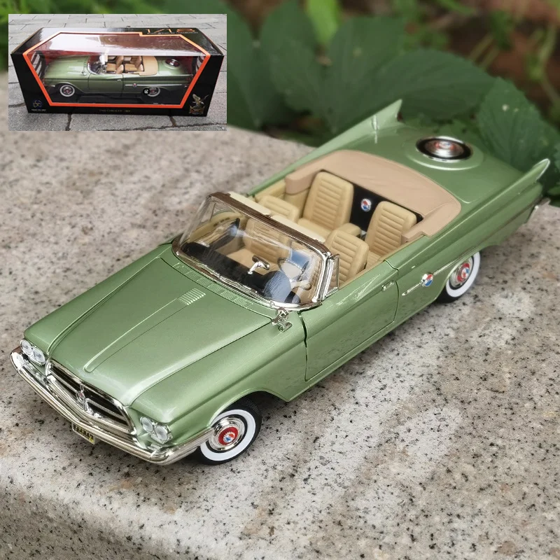 1960 Chrysler 300FC Diecast Model in 1:18 Scale 8 1960 Chrysler 300FC Diecast Model in 1:18 Scale - Image 8