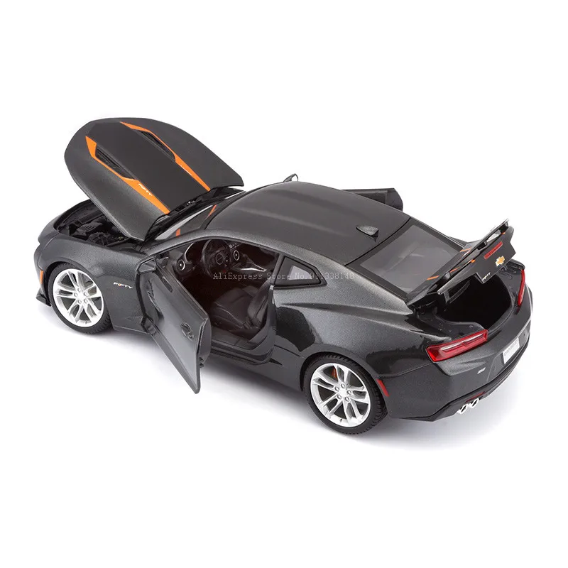 2017 Chevrolet Camaro SS 1:18 Diecast Model 3 2017 Chevrolet Camaro SS 1:18 Diecast Model - Image 3