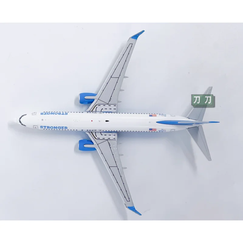 NG 1/400 Scale Xtra Airlines B737-800 Model 6 NG 1/400 Scale Xtra Airlines B737-800 Model - Image 6