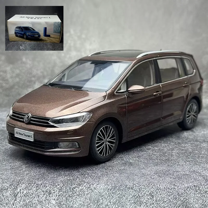 1:18 VW Touran L MPV Diecast Model 7 1:18 VW Touran L MPV Diecast Model - Image 7
