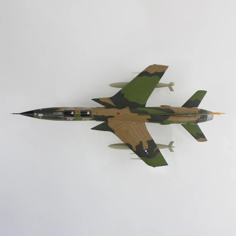 F-105F 1:72 Diecast Fighter Model 3 F-105F 1:72 Diecast Fighter Model - Image 3