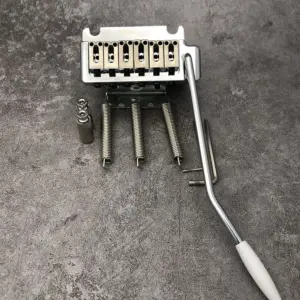 Wilkinson WOV08 ST Tremolo Bridge for Stratocaster 7 Sddaf8084ebdb473cae078451270ba950U