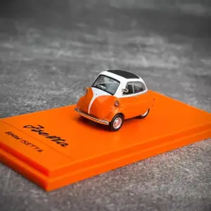 Isetta Miniature Car Model Set of Three 14 Sdefe66f07d0b417a924784daac337934x