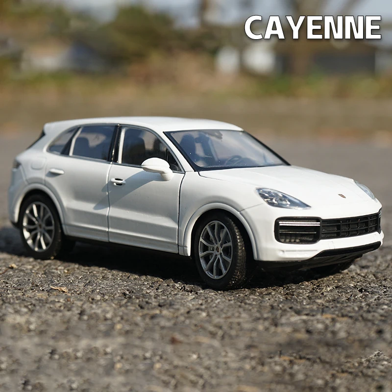 1:24 Porsche Cayenne Turbo Diecast Model 2 1:24 Porsche Cayenne Turbo Diecast Model - Image 2