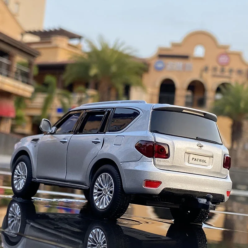 1:32 Nissan Patrol SUV Diecast Model 5 1:32 Nissan Patrol SUV Diecast Model - Image 5