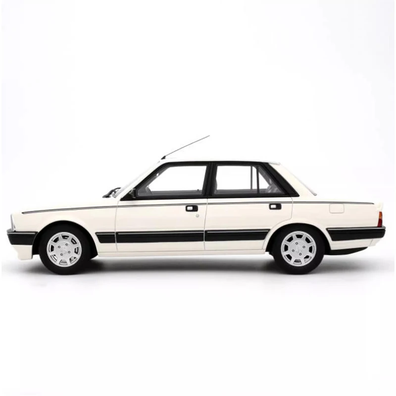 1989 505 V6 Diecast Model Car 1:18 Scale 2 1989 505 V6 Diecast Model Car 1:18 Scale - Image 2
