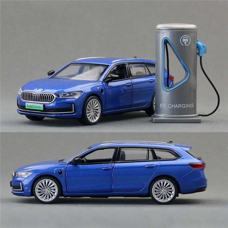 1:35 Scale Škoda Superb Combi IV Diecast Model 8 1:35 Scale Škoda Superb Combi IV Diecast Model - Image 8