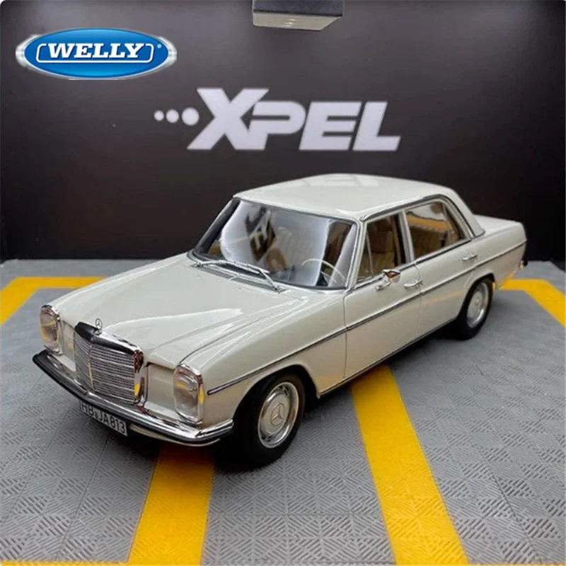 Mercedes-Benz 220 1:24 Diecast Model by WELLY 1 Mercedes-Benz 220 1:24 Diecast Model by WELLY