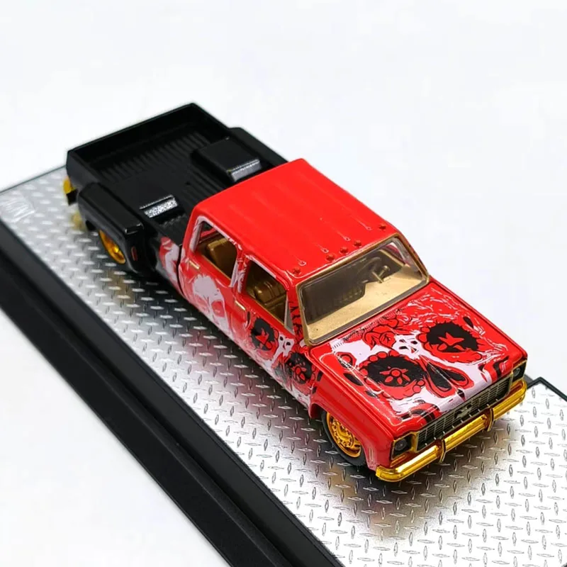 M2 Diecast 1:64 Scale Racing Pickup Model 4 M2 Diecast 1:64 Scale Racing Pickup Model - Image 4