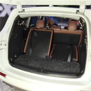 1:18 Jeep Grand Commander Diecast Model 15 Se84640c484e748098f2a4f5a3e075d33k