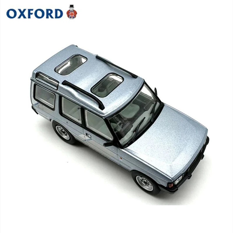 Blue Discovery 1 SUV Miniature - 1:43 Scale 4 Blue Discovery 1 SUV Miniature - 1:43 Scale - Image 4