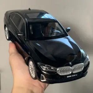 White BMW 530Li 1:18 Scale Diecast Model 9 Sea4b66805a3b4cc8b90e15677e7416bb8