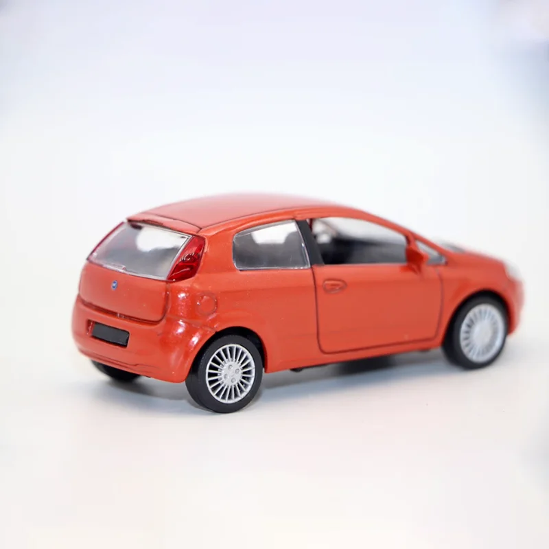 1/43 Diecast Fiat Nuova Punto Model 5 1/43 Diecast Fiat Nuova Punto Model - Image 5