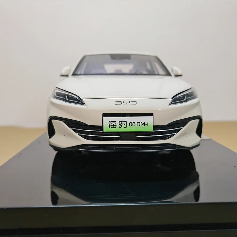 BYD Seal 06 06DM-I Diecast Model 1:18 Scale 1 BYD Seal 06 06DM-I Diecast Model 1:18 Scale