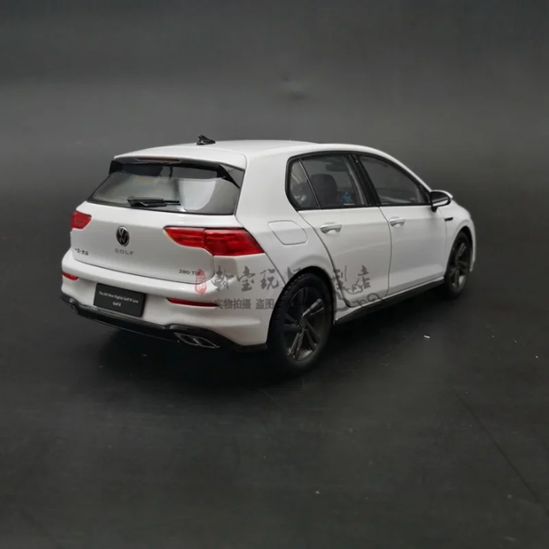 Volkswagen Golf 8 1:18 Diecast Model Ornament 4 Volkswagen Golf 8 1:18 Diecast Model Ornament - Image 4