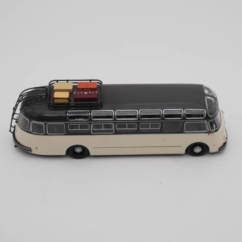 Vintage GMC bus model by IXO 1/43 scale 2 Vintage GMC bus model by IXO 1/43 scale - Image 2
