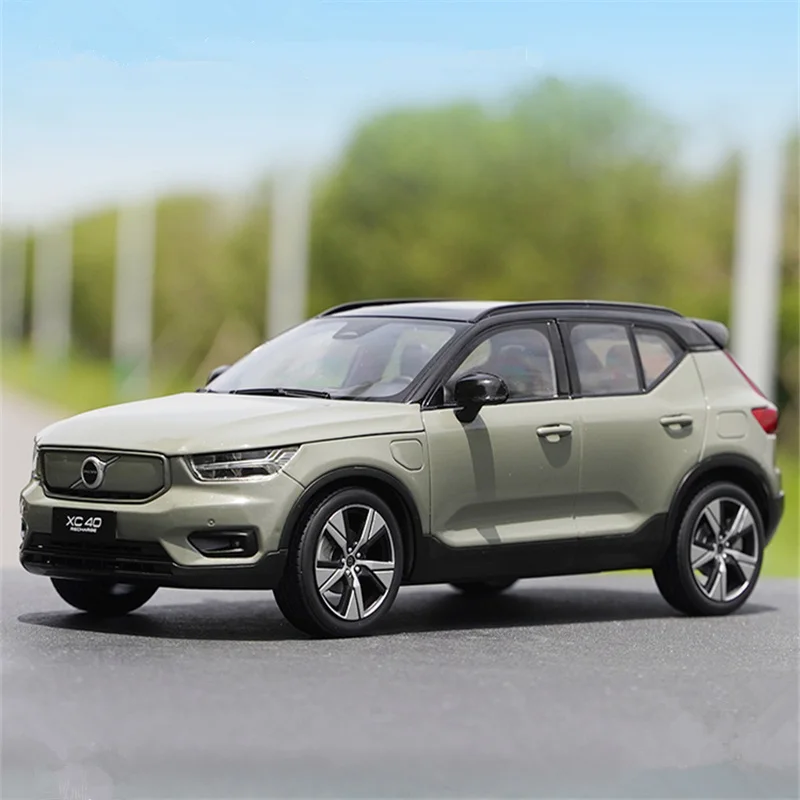 Elevate Your Collection with the 2023 Volvo XC40 SUV Diecast Model 1 Sef50112a77e840c5b266780dae212d43q
