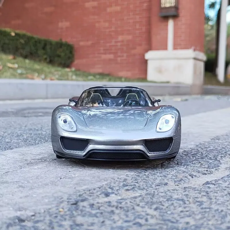 1:18 Scale Porsche 918 Spyder Alloy Model 2 1:18 Scale Porsche 918 Spyder Alloy Model - Image 2