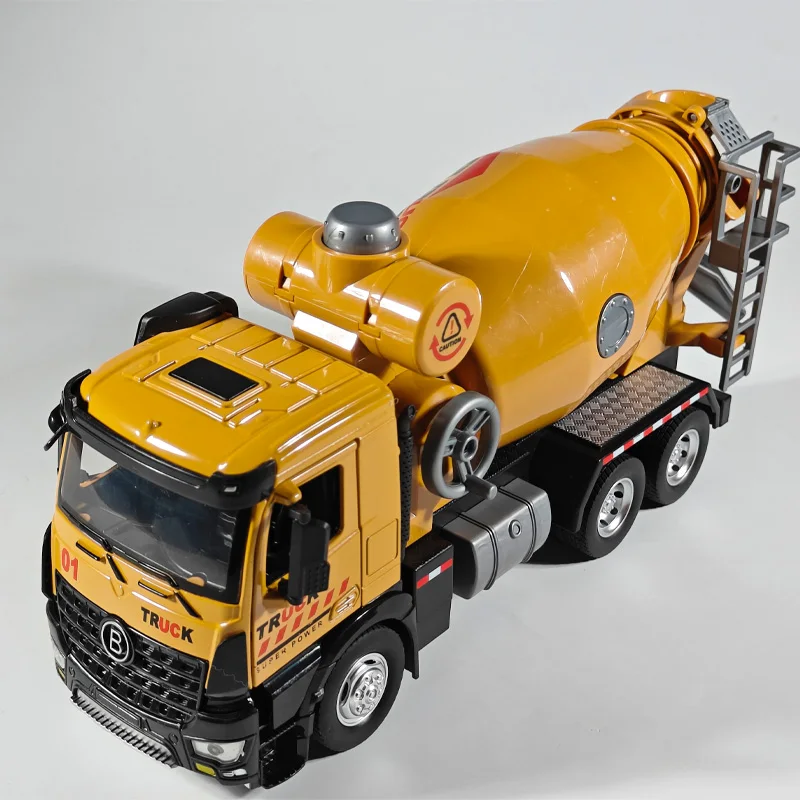 1:18 Scale Diecast Crane Truck Model 5 1:18 Scale Diecast Crane Truck Model - Image 5