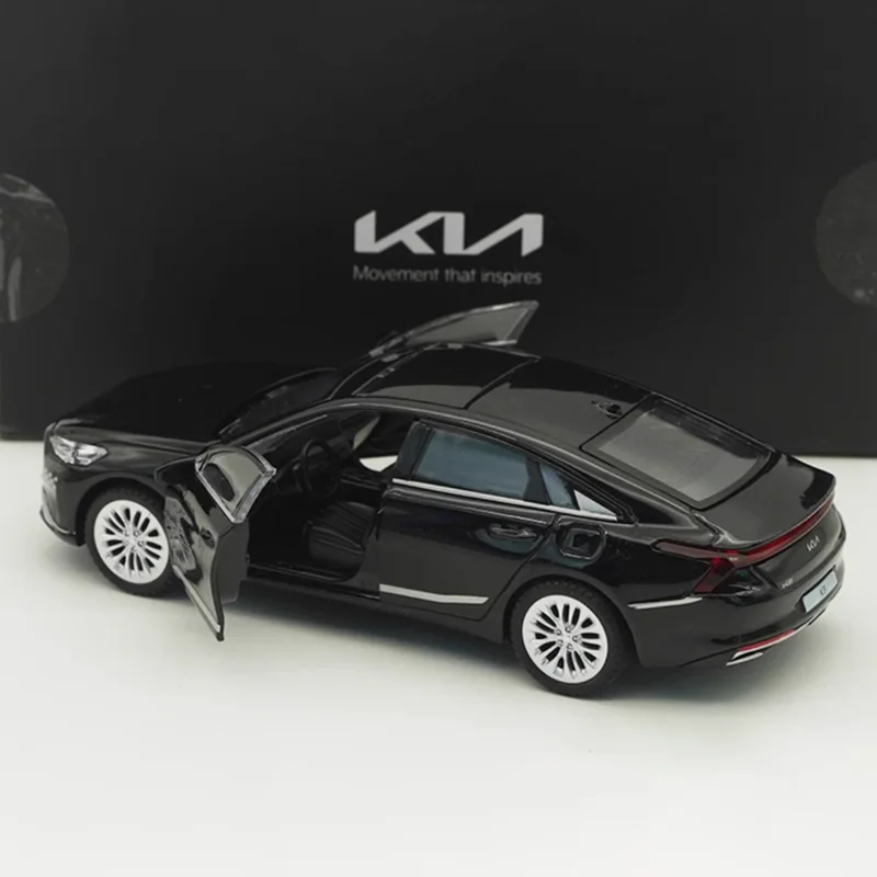 Kia K8 Diecast Model 1/38 Scale 6 Kia K8 Diecast Model 1/38 Scale - Image 6