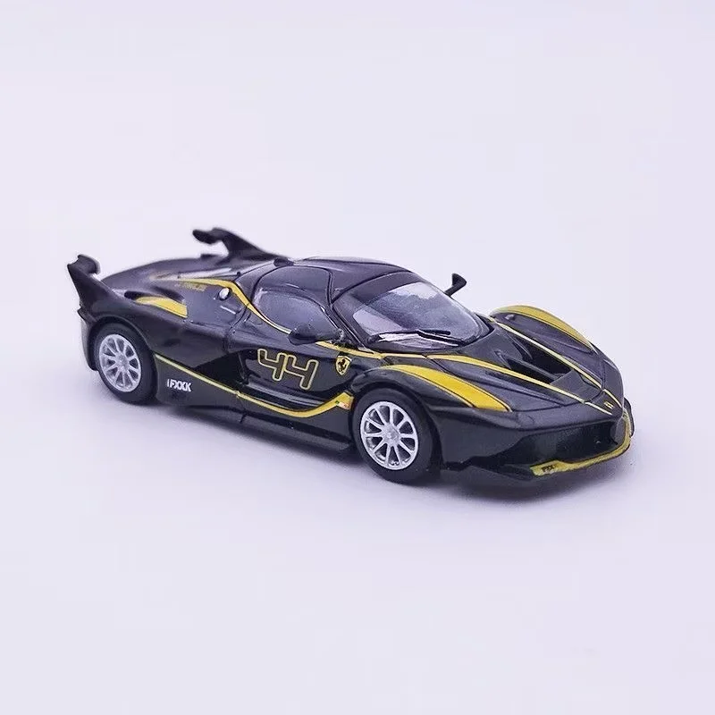 Bburago 1:64 Diecast Car Collection 4 Bburago 1:64 Diecast Car Collection - Image 4