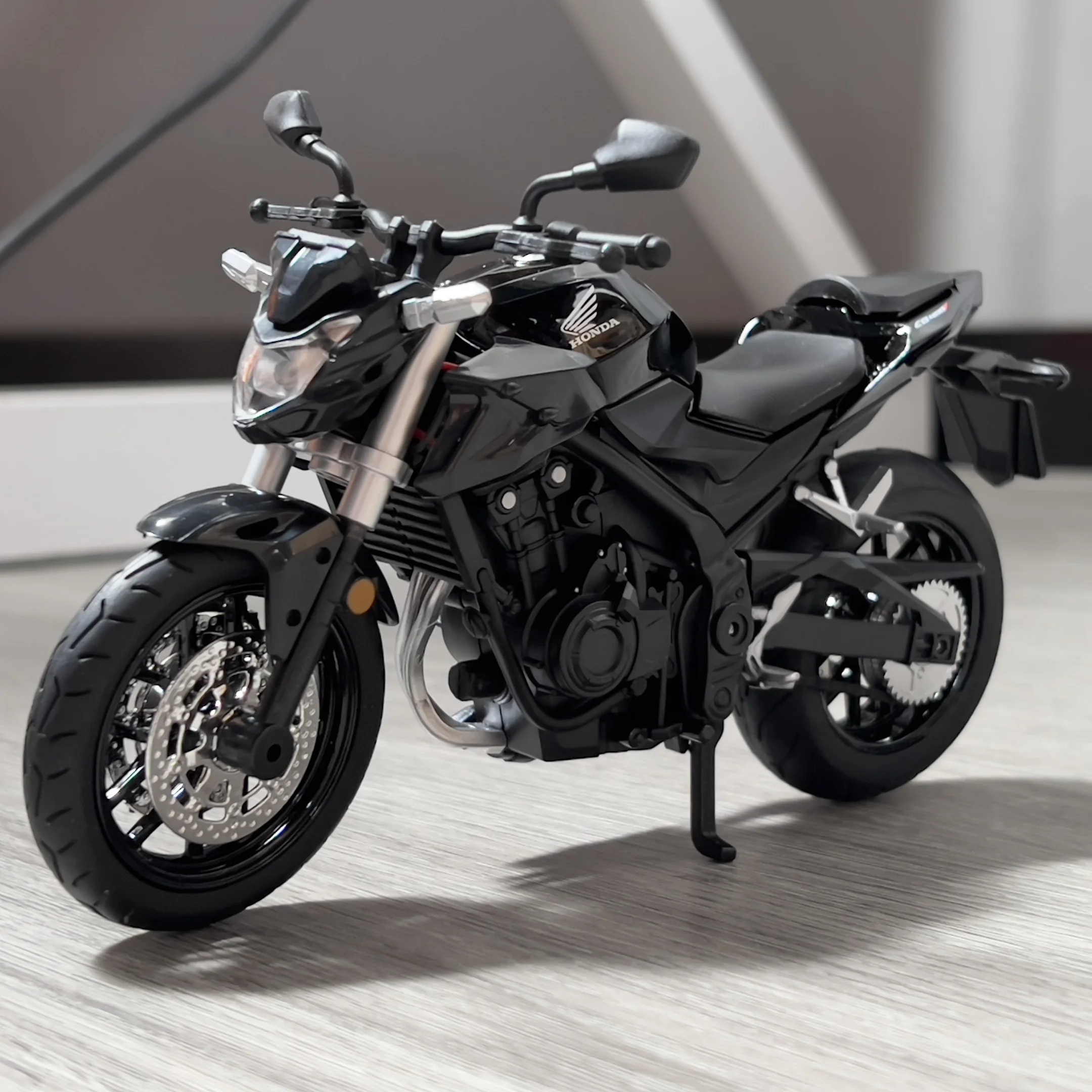 Honda CB400F Street Motorcycle Model 1:12 Scale 5 Honda CB400F Street Motorcycle Model 1:12 Scale - Image 5