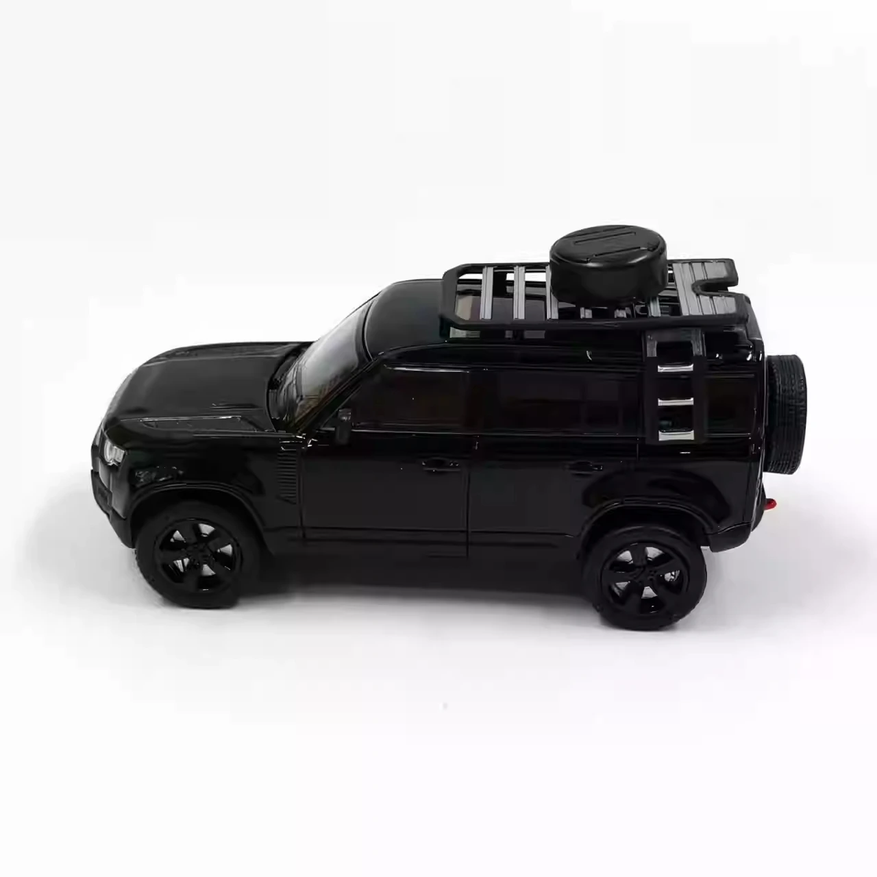 2021 Land Rover Defender 110 Diecast Model 1:64 Scale 4 2021 Land Rover Defender 110 Diecast Model 1:64 Scale - Image 4
