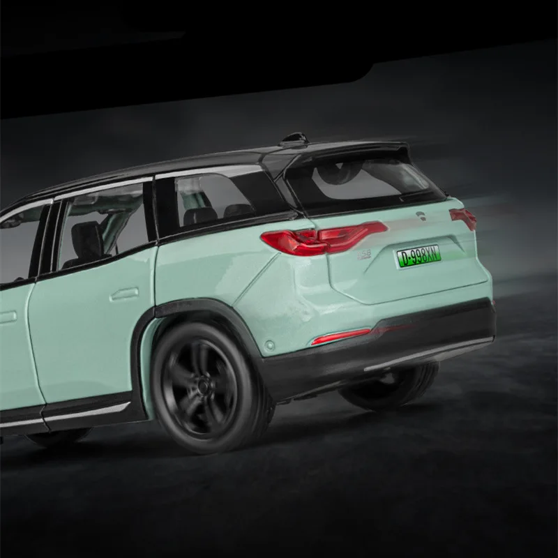 NIO ES8 SUV 1:32 Diecast Model with Lights 6 NIO ES8 SUV 1:32 Diecast Model with Lights - Image 6