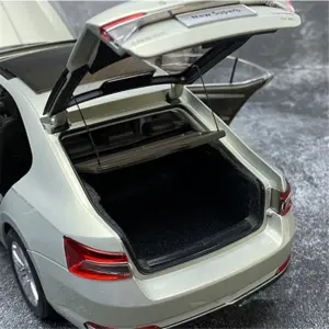 Skoda Superb 1:18 Diecast Model Car 11 Sfadf175d18c04fe8b1fe191efa2085c6V