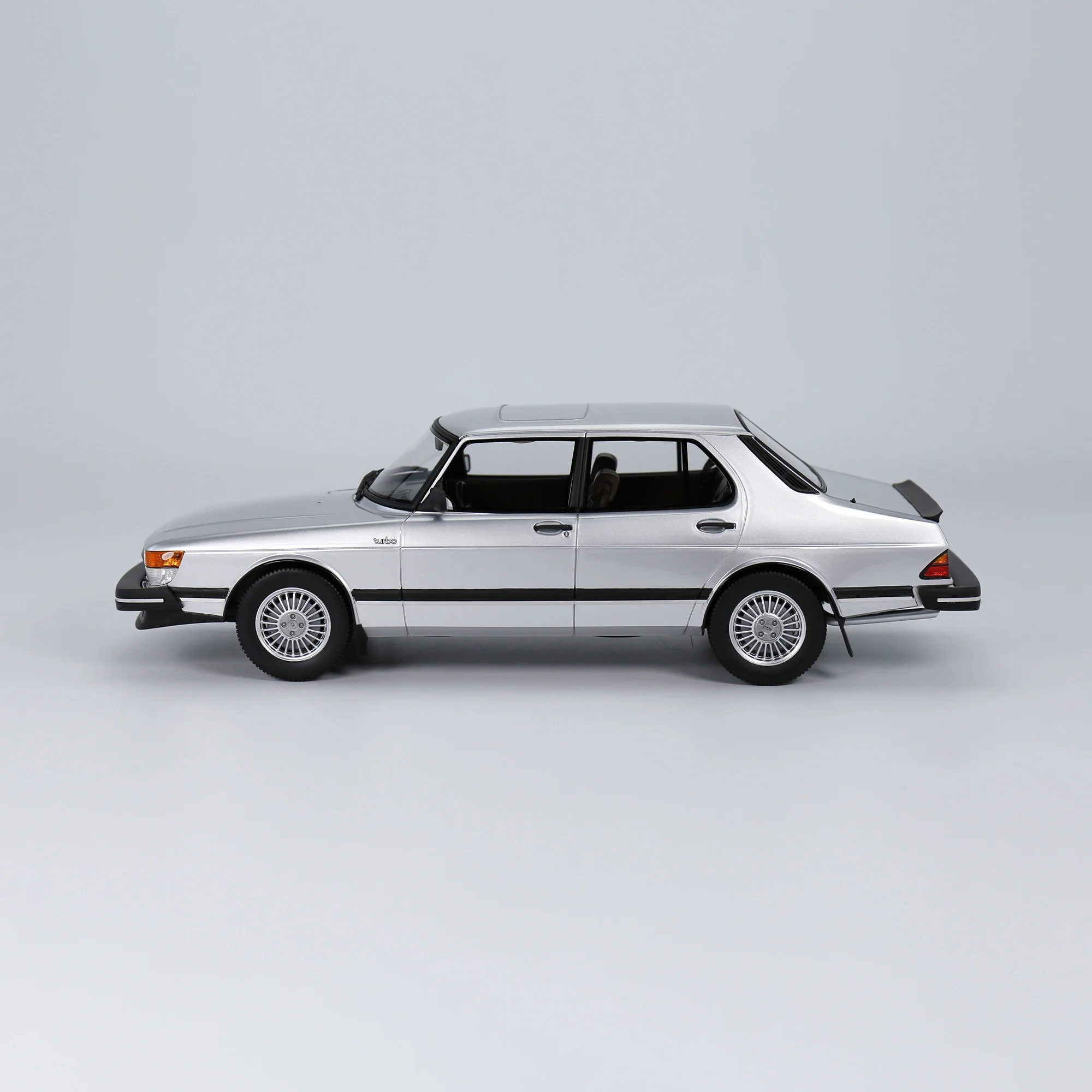 Saab 900 Turbo Resin Model 1-18 Scale 9 Saab 900 Turbo Resin Model 1-18 Scale - Image 9
